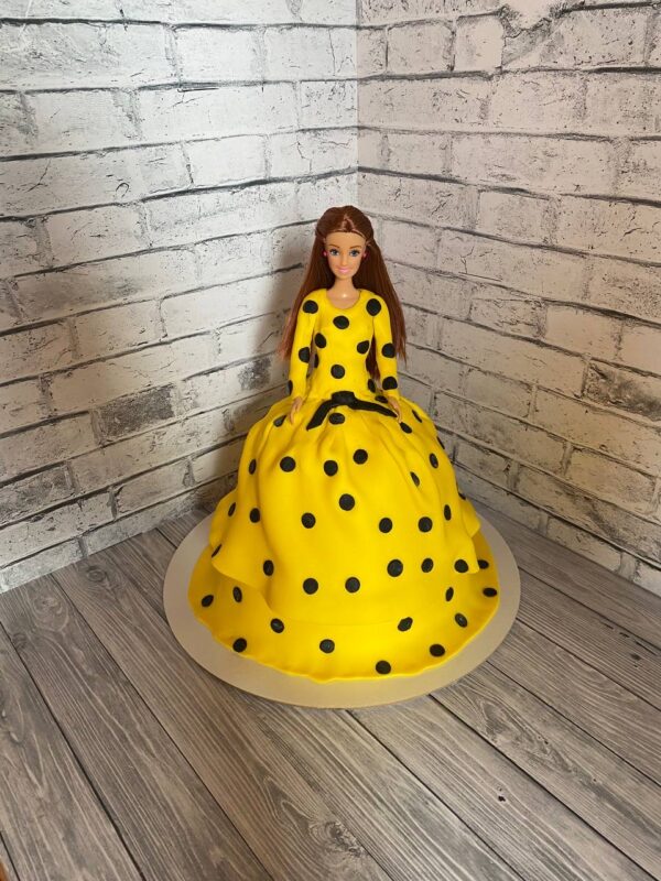 Торт барби в желтом платье